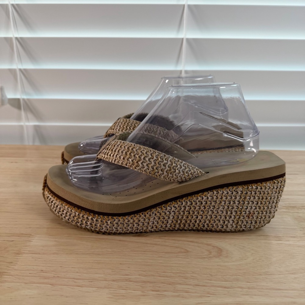 Volatile Island Wedge Thong Sandals Women's Beige Woven Platform Y2K 90s - 9 - Picture 4 of 10